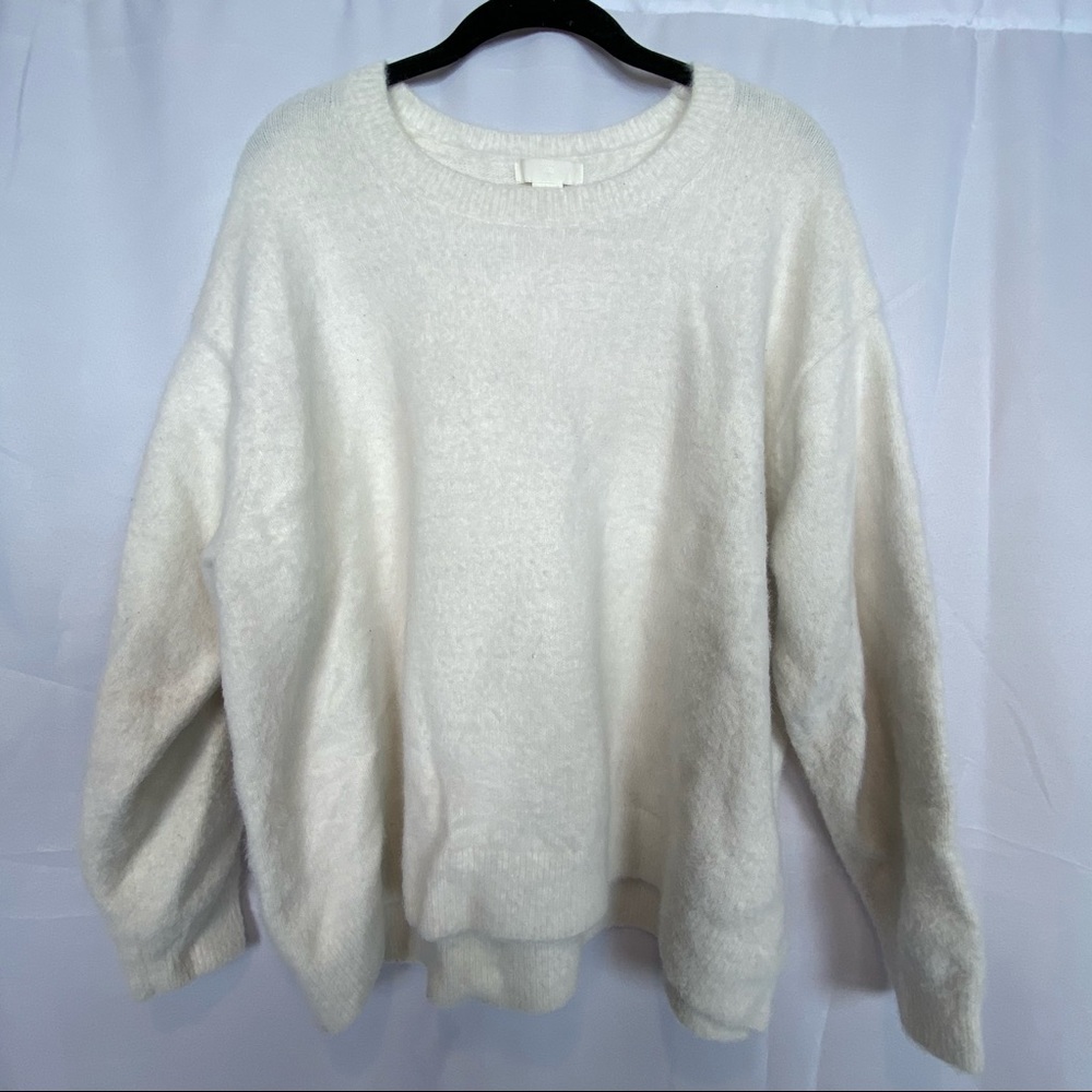 H&M Sweater Thicc Soft White Crew Neck XL